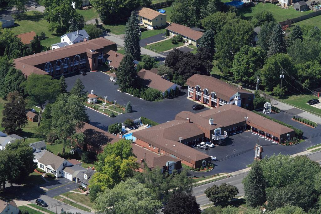 Lockport Inn And Suites Buitenkant foto