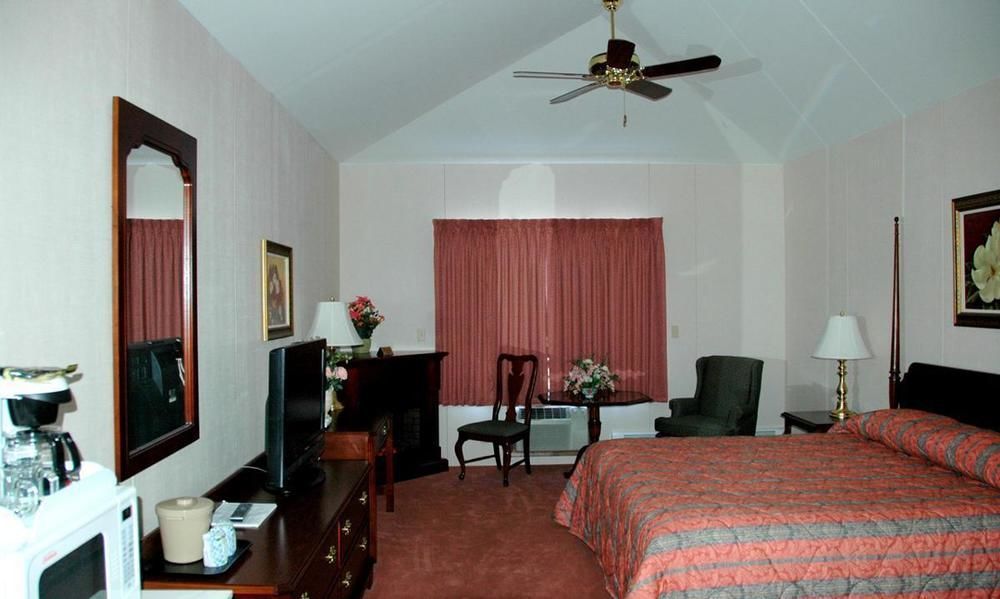 Lockport Inn And Suites Buitenkant foto