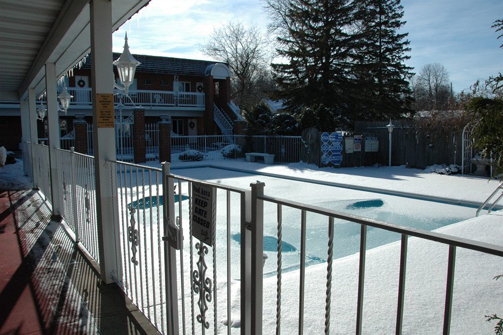 Lockport Inn And Suites Buitenkant foto